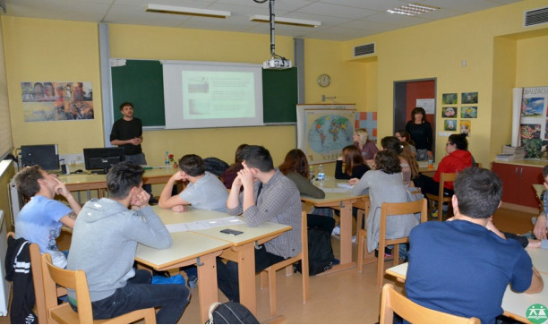 Testiranje učnih scenarijev in snemanje izobraževanega dokumentarnega filma je potekalo tudi v Sloveniji na Dvojezični srednji šoli Lendava - Kétnyelvű Középiskola, Lendva. 