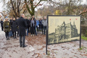 6* 15.00 v okviru Tedna zveze EUTOPIA odprtje razstave Portreti znanosti; Krakovski nasip, LJUBLJANA
Foto: Bor Slana/STA