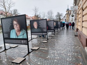 Foto: Utrinek iz razstave na Gallusovem nabrežju, vir: Amnesty Slovenije