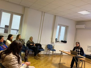 Izobraževanje za lokalne uslužbence: Kako delati z ranljivimi skupinami in posamezniki na primeru migracij